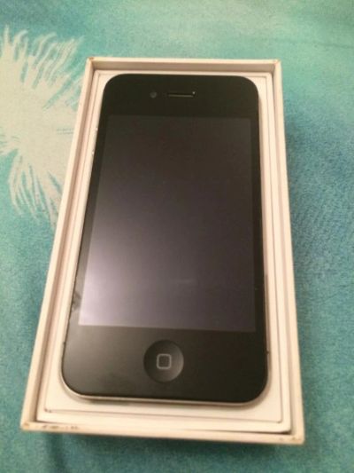 Лот: 6764790. Фото: 1. IPhone 4. Смартфоны