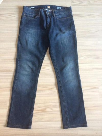 Лот: 8458352. Фото: 1. Джинсы Hugo Boss, размер 31. Джинсы