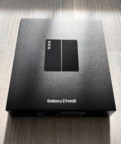 Лот: 20742723. Фото: 1. Samsung galaxy z fold 5 12/256... Смартфоны