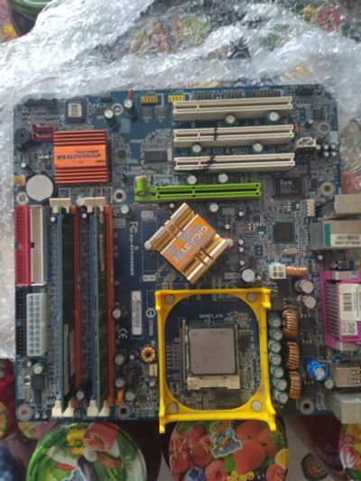 Лот: 25644257. Фото: 1. Материнская плата 8IG1000MK+Pentium4... Комплекты запчастей