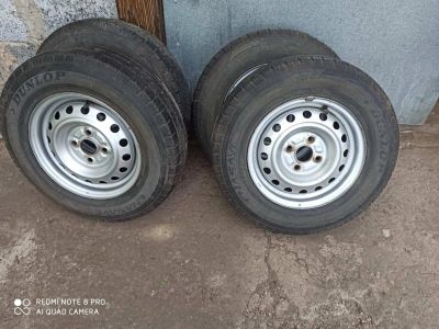 Лот: 19131503. Фото: 1. Шины Dunlop 165/80R13 на штамповках... Шины