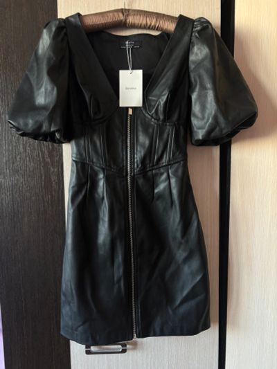 Лот: 25442451. Фото: 1. Платье женское bershka XS 40-42... Платья