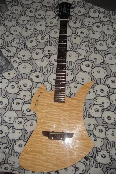 Лот: 1946122. Фото: 1. B.C.Rich Mockingbird 5000р. Гитары