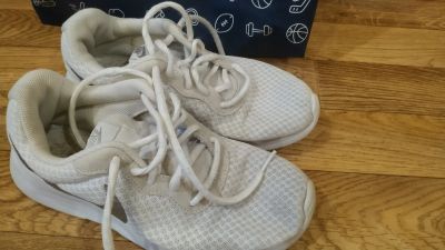 Лот: 19207921. Фото: 1. Кросовки Nike женские оригинал. Кеды, кроссовки, слипоны