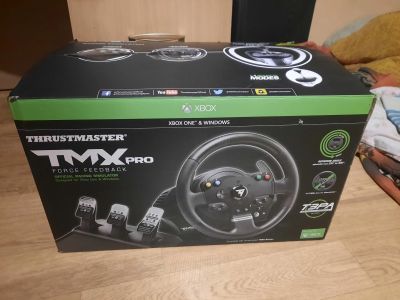 Лот: 17277004. Фото: 1. Игровой руль с педалями Thrustmaster... Рули, джойстики