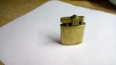 Лот: 17088648. Фото: 1. Зажигалка бензиновая Япония. Зажигалки, спички, пепельницы