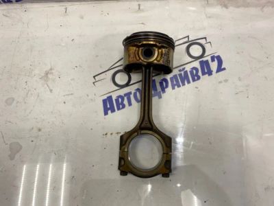 Лот: 21714312. Фото: 1. поршень с шатуном Mazda axela... Двигатель и элементы двигателя