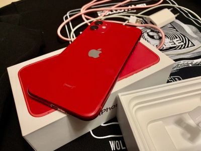 Лот: 19367351. Фото: 1. iPhone 11 64. Смартфоны