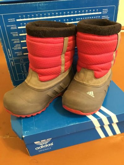 Лот: 11303611. Фото: 1. Сапожки Adidas зимние на девочку. Сапоги