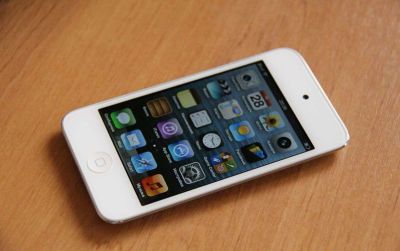 Лот: 9703019. Фото: 1. Плеер Apple iPod touch 4 16Gb... Плееры