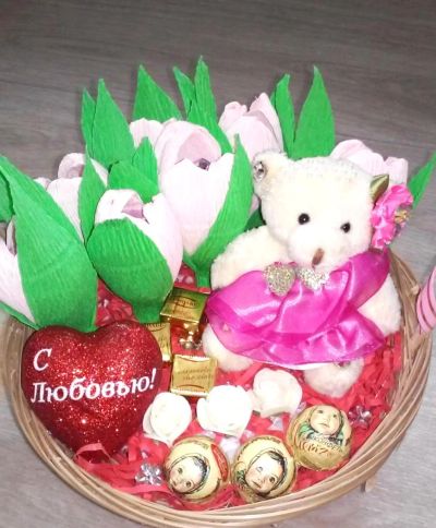 Лот: 5182953. Фото: 1. Шикарные корзинки с цветами, конфетами... Красноярск