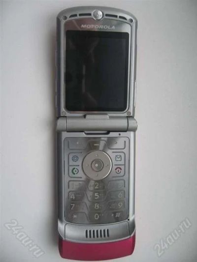 Лот: 1127738. Фото: 1. motorola v3i + зарядка Сотовый... Кнопочные мобильные телефоны