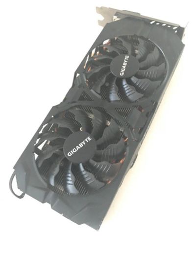 Лот: 11473202. Фото: 1. Gigabyte R9 390. Видеокарты