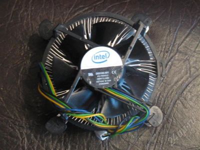 Лот: 160560. Фото: 1. Cooler intel s775 box. Системы охлаждения