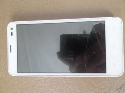 Лот: 5750297. Фото: 1. телефон разбит экран IQ4416. Кнопочные мобильные телефоны