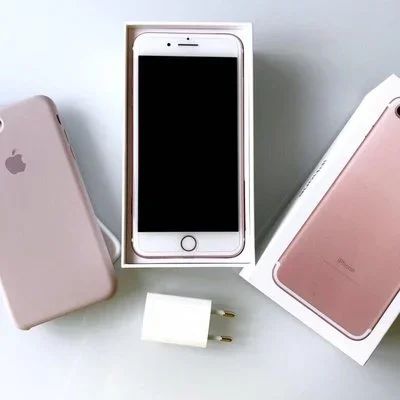 Лот: 14373536. Фото: 1. iPhone 7 rose gold 32gb. Смартфоны
