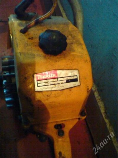 Лот: 1754313. Фото: 1. Бензопила Makita, производство... Бензо-, мотоинструмент