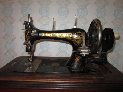 Лот: 12710680. Фото: 1. Швейная машинка Wettina Familiae. Швейная, вязальная
