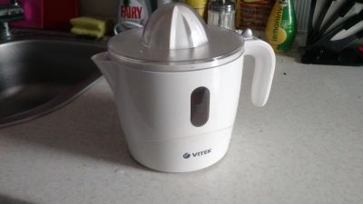 Лот: 7852835. Фото: 1. Цитрусовая соковыжималка vitek. Кухонная