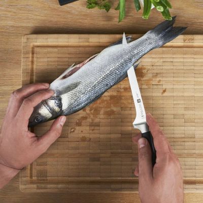 Лот: 24943401. Фото: 1. Нож филейный Zwilling Twin Four... Столовые приборы, ножи