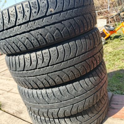 Лот: 25343925. Фото: 1. Резина зимняя Bridgestone 175... Шины