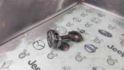 Лот: 23586423. Фото: 1. Поршень с шатуном Subaru Forester... Двигатель и элементы двигателя