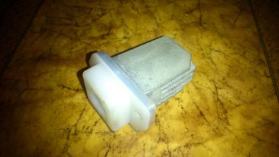 Лот: 3627809. Фото: 1. Реостат печки Subaru Impreza GG... Электрооборудование