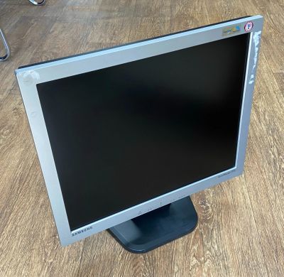 Лот: 20296155. Фото: 1. LCD Ж/К монитор Samsung 710V... ЖК-мониторы