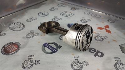 Лот: 23591094. Фото: 1. Поршень с шатуном Mazda Titan... Двигатель и элементы двигателя