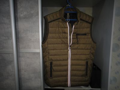 Лот: 25898648. Фото: 1. Стильная мужская душегрейка-жилетка... Верхняя одежда