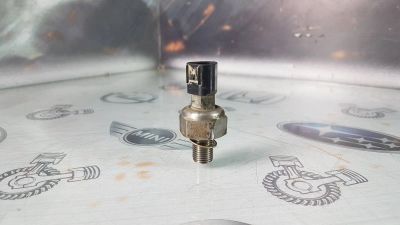 Лот: 23584570. Фото: 1. Датчик давления топлива Toyota... Электрооборудование