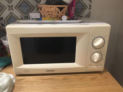 Лот: 18002768. Фото: 1. Микроволновая печь Samsung. Микроволновки, мини-печи