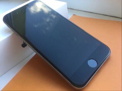 Лот: 10226873. Фото: 1. iPhone 6 64GB Space Gray. Смартфоны