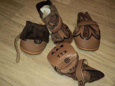 Лот: 8227651. Фото: 1. тапочки для крупной собачки. Ошейники, одежда, конное снаряжение
