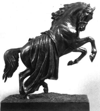 Лот: 3043113. Фото: 1. Касли "Конь с попоной" 1961г. Скульптуры
