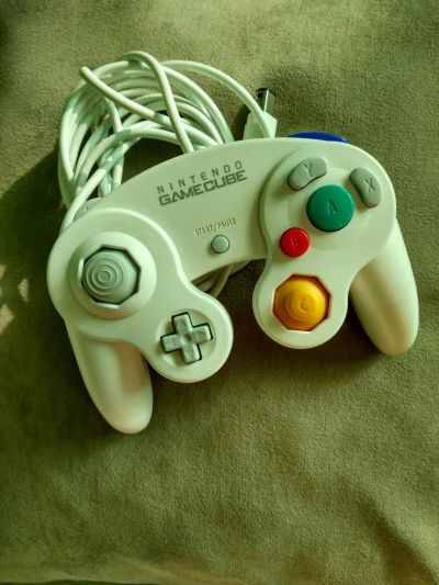 Лот: 8370680. Фото: 1. Геймпад Nintendo GameCube (оригинал... Запчасти для игровых приставок, консолей