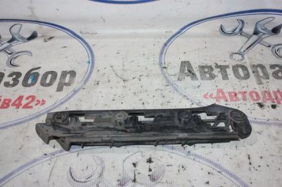 Лот: 21719354. Фото: 1. крепление бампера Volkswagen Caddy... Двигатель и элементы двигателя