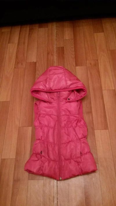 Лот: 8466550. Фото: 1. Жилет Zara рост 110. Верхняя одежда