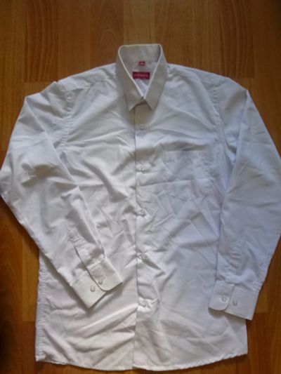 Лот: 11954369. Фото: 1. Рубашка белая на мальчика. Рубашки, блузки, водолазки
