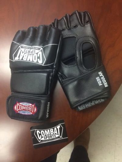 Лот: 4536388. Фото: 1. Перчатки ММА Combat Sports Traditional... Спортивная символика и атрибутика