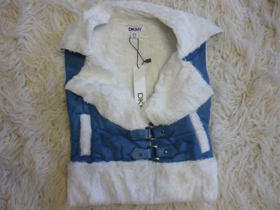Лот: 3060267. Фото: 1. Жилетка на 98-104см DKNY. Верхняя одежда