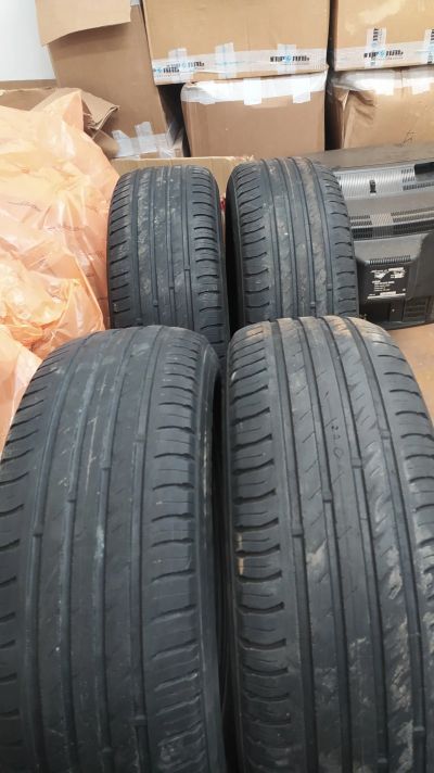 Лот: 18576895. Фото: 1. Nokian 205/70/15. Шины
