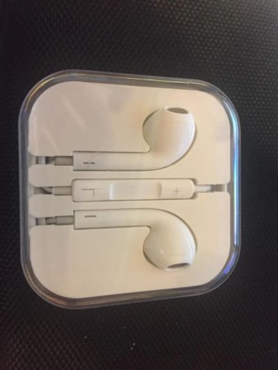 Лот: 9603508. Фото: 1. Наушники Apple EarPods. Красноярск