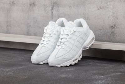 Лот: 16984283. Фото: 1. Кроссовки Nike Air Max 95 (7493... Кеды, кроссовки, слипоны