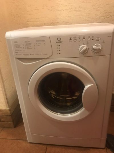 Лот: 15279213. Фото: 1. Стиральная машина Indesit WISL... Стиральные машины