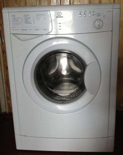 Лот: 9059820. Фото: 1. indesit wiun 100. Стиральные машины