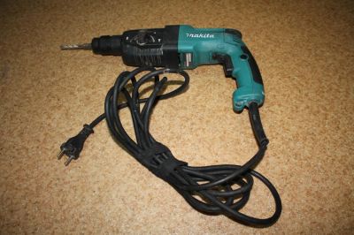 Лот: 4748099. Фото: 1. Перфоратор Makita HR2450. Электроинструмент