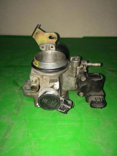 Лот: 14962043. Фото: 1. Дроссельная заслонка Toyota Vitz... Топливная система