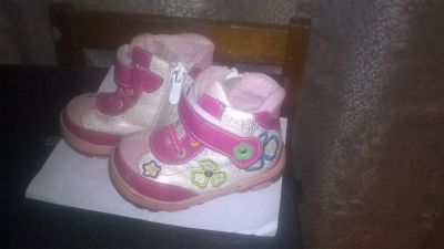 Лот: 10251314. Фото: 1. Ботинки на девочку 21 размер. Ботинки