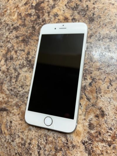 Лот: 19108115. Фото: 1. iPhone 6 16Gb белый. Смартфоны